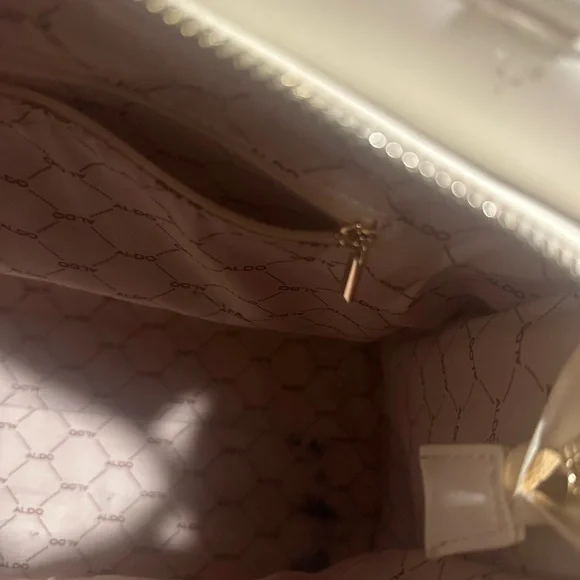 Aldo White and Gold Chain Handbag Purse - Picture 10 of 11